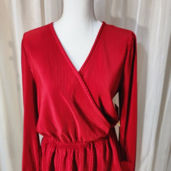NWT- Red Ribbed Peplum- Waisted Long- Sleeved Shirt - Picture 2 of 8